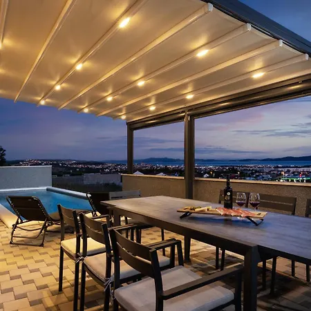 Apartment Beverly Hills, Heated Pool, Jacuzzi, 12 People