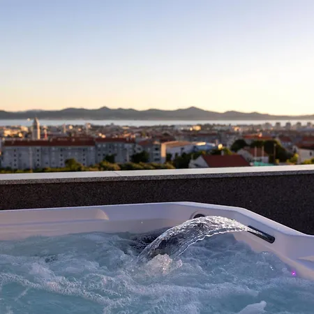 Beverly Hills, Heated Pool, Jacuzzi, 12 People *