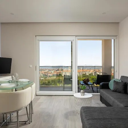 Apartment Beverly Hills, Heated Pool, Jacuzzi, 12 People *