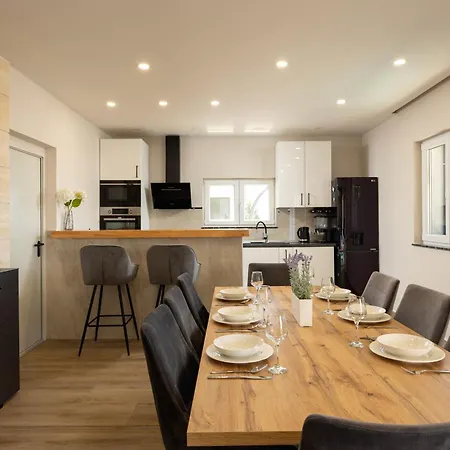 Beverly Hills, Heated Pool, Jacuzzi, 12 People *