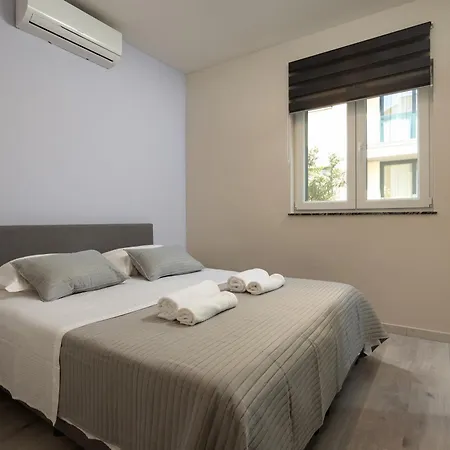 Beverly Hills, Heated Pool, Jacuzzi, 12 People Lejlighed