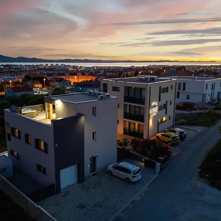 Lejlighed Beverly Hills, Heated Pool, Jacuzzi, 12 People