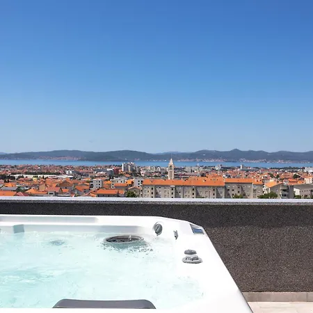 Beverly Hills, Heated Pool, Jacuzzi, 12 People Zadar