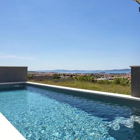 Beverly Hills, Heated Pool, Jacuzzi, 12 People * Zadar