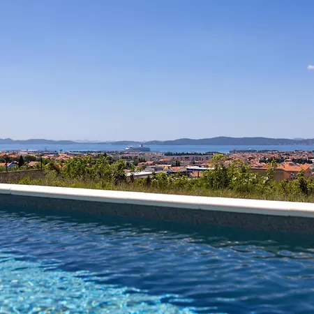 Apartment Beverly Hills, Heated Pool, Jacuzzi, 12 People Zadar