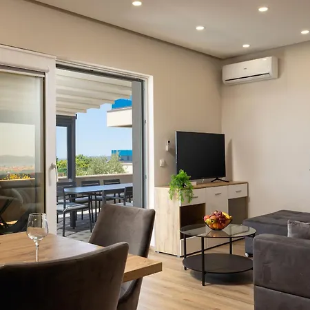 Beverly Hills, Heated Pool, Jacuzzi, 12 People * Zadar