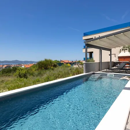 Beverly Hills, Heated Pool, Jacuzzi, 12 People Apartment