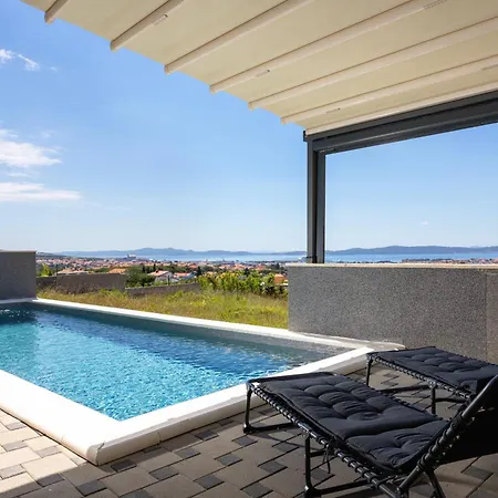 Beverly Hills, Heated Pool, Jacuzzi, 12 People