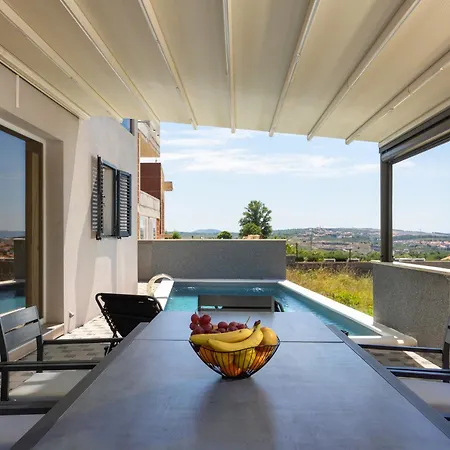 Apartment Beverly Hills, Heated Pool, Jacuzzi, 12 People