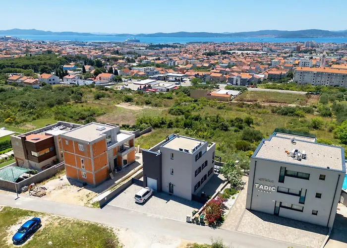 Beverly Hills, Heated Pool, Jacuzzi, 12 People Lägenhet *