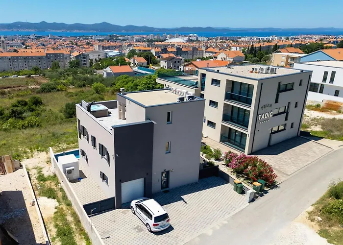 Beverly Hills, Heated Pool, Jacuzzi, 12 People