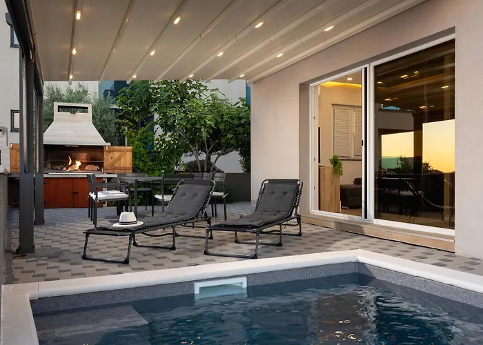 Beverly Hills, Heated Pool, Jacuzzi, 12 People Lägenhet Zadar